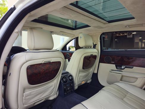Used 2011 Jaguar XJ L RWD image 28