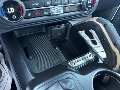 New 2025 Ford Bronco Badlands image 67