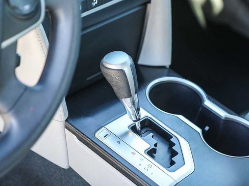 Used 2014 Toyota Camry LE image 20