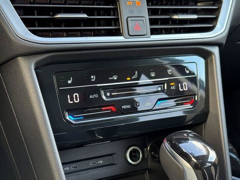 New 2026 Volkswagen Taos SEL AWD/4WD image 19