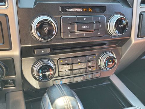 Used 2018 Ford F150 Platinum w/ Equipment Group 701A Luxury image 21