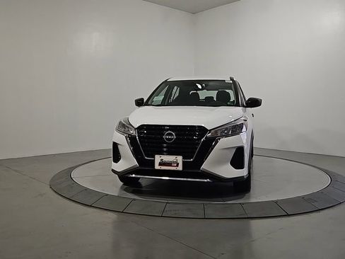 New 2025 Nissan Kicks Play S image 8