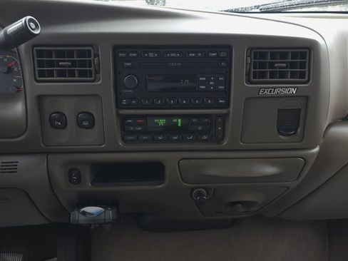 Used 2002 Ford Excursion Limited RWD image 25