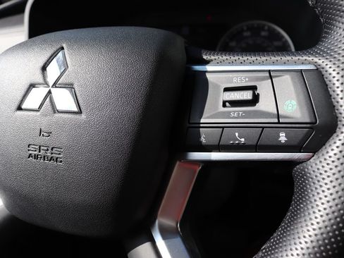 Used 2022 Mitsubishi Outlander SE AWD/4WD image 23