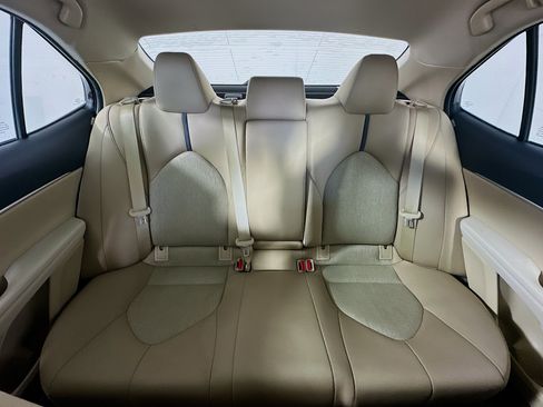 Used 2021 Toyota Camry LE FWD image 29