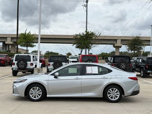 Used 2026 Toyota Camry LE FWD image 8