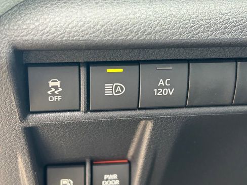 Certified 2026 Toyota Sienna XSE image 30