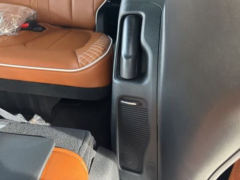 New 2026 Chrysler Pacifica Pinnacle image 15