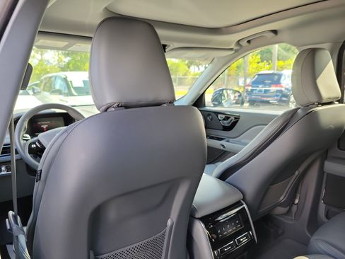 Certified 2021 Lincoln Aviator Reserve w/ Equipment Group 201A RWD image 11