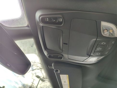 New 2026 Chrysler Pacifica Limited w/ Uconnect Theater Family Group image 27