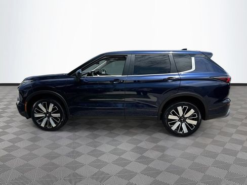 Used 2025 Mitsubishi Outlander SE FWD image 9
