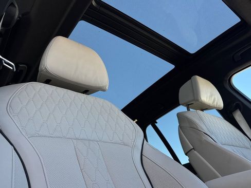 Used 2023 BMW X5 M50i w/ Executive Package image 18