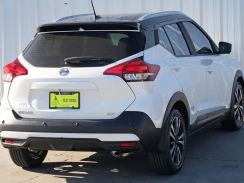 Used 2020 Nissan Kicks SR image 38