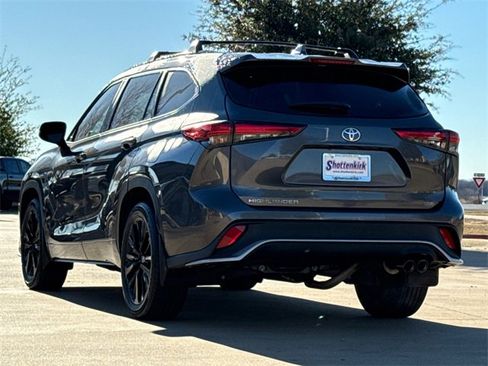 Used 2023 Toyota Highlander XSE image 6