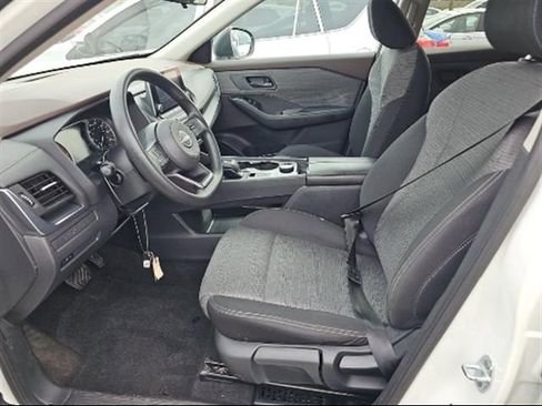 Used 2022 Nissan Rogue S image 3