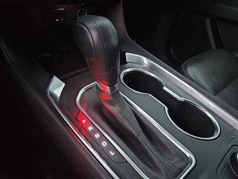 Used 2019 Chevrolet Traverse LT w/ LPO, Black Accent Package image 14