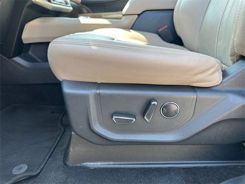 Used 2023 Ford Expedition Limited image 21