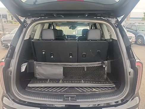 Used 2024 Kia Telluride EX w/ EX Captain's Chair Package FWD image 18