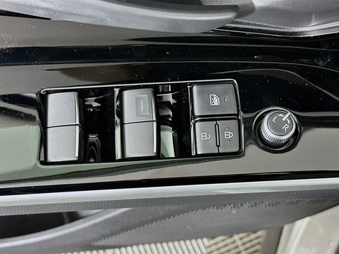 Used 2024 Toyota bZ4X Limited image 15