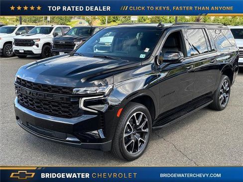 Used 2023 Chevrolet Suburban RST w/ Sport Performance Package AWD/4WD image 5