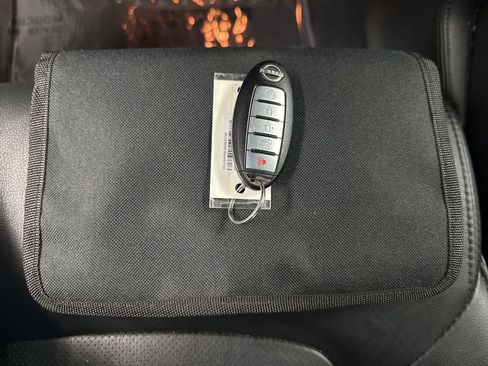 Used 2022 Nissan Armada SL w/ Captain's Chairs Package image 40