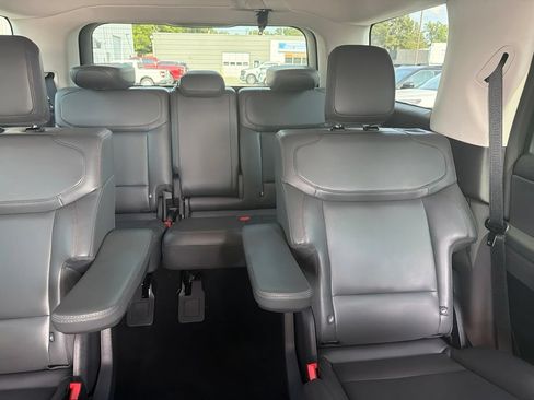 Used 2025 Ford Expedition Active AWD/4WD image 16