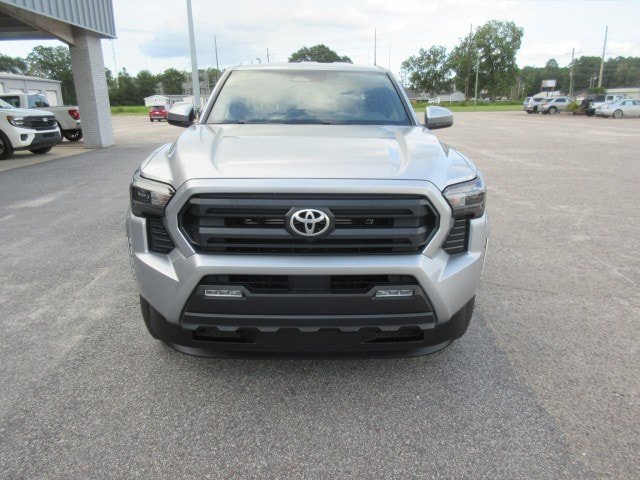 Used 2025 Toyota Tacoma SR5 AWD/4WD image 8