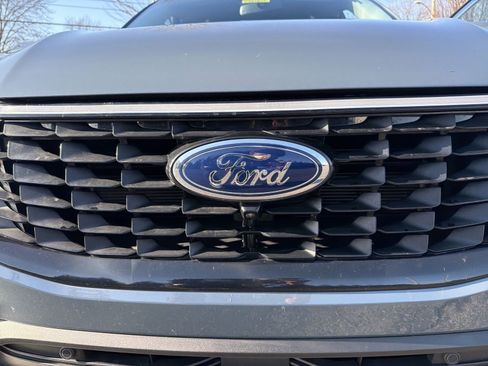 Used 2023 Ford Escape Platinum image 27