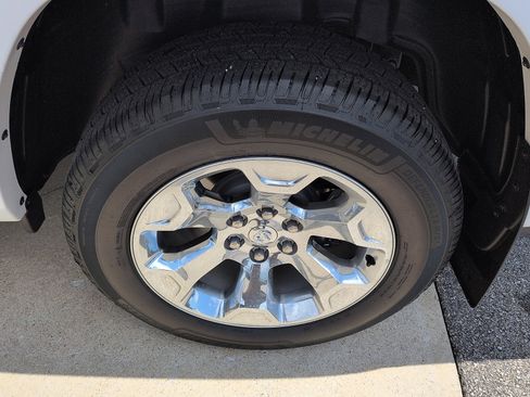 Used 2025 RAM 1500 Big Horn AWD/4WD image 10