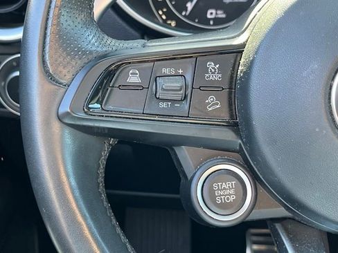 Used 2023 Alfa Romeo Stelvio Sprint image 16