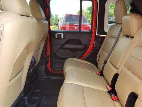 Used 2018 Jeep Wrangler Unlimited Sahara w/ Dual Top Group AWD/4WD image 14