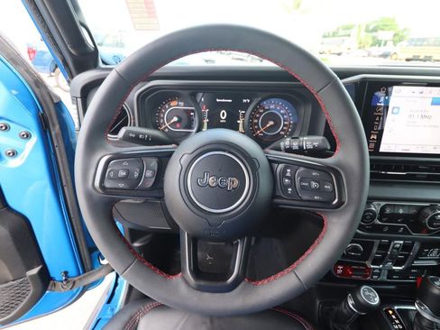 Used 2024 Jeep Wrangler Unlimited Rubicon image 19