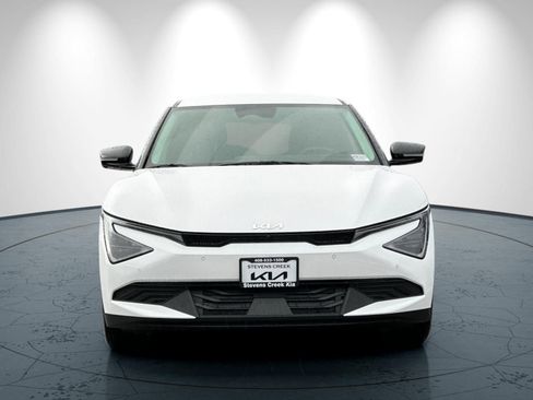 New 2025 Kia EV6 Light w/ Light LR Technology Package image 9