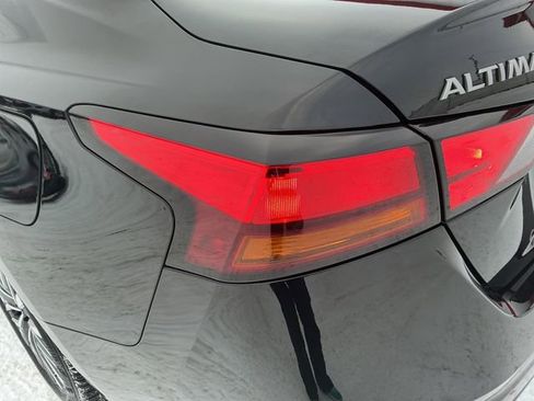 Used 2024 Nissan Altima 2.5 SV image 18