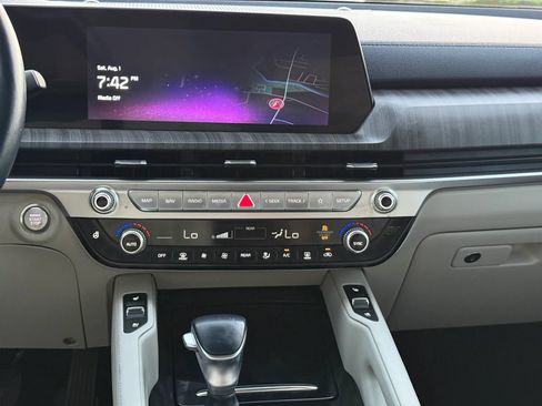 Used 2023 Kia Telluride EX w/ EX Captain's Chair Package AWD/4WD image 19