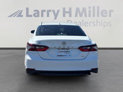 Used 2022 Toyota Camry LE w/ Carpet Mat Package (TMS) image 4