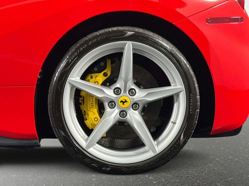 Used 2019 Ferrari 488 GTB RWD image 16