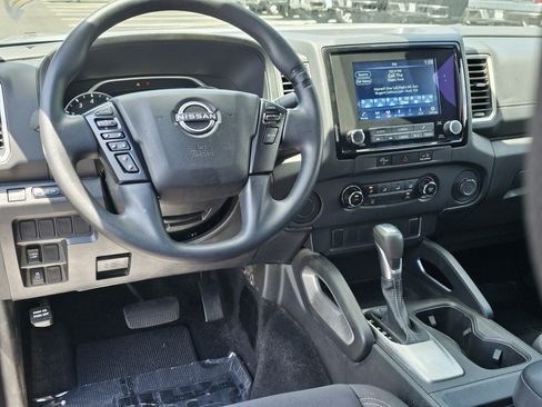 Used 2024 Nissan Frontier SV RWD image 31