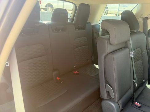 Used 2024 Nissan Pathfinder SV FWD image 14