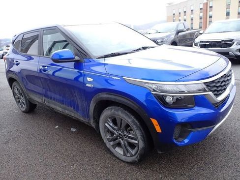 Certified 2023 Kia Seltos LX image 6