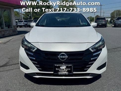 Used 2025 Nissan Versa SV FWD image 2