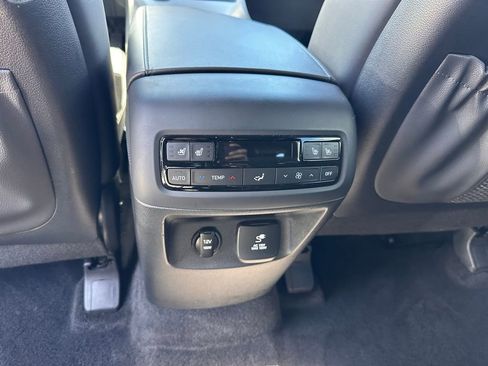 Used 2024 Hyundai Palisade Calligraphy image 24