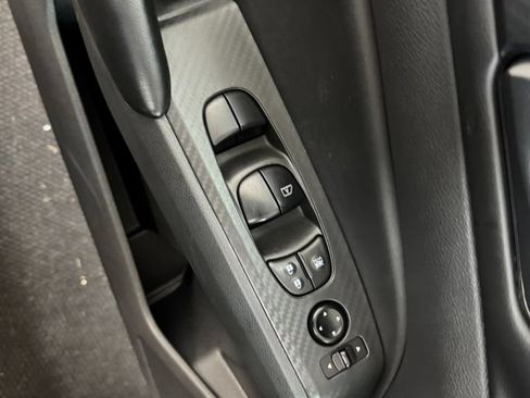 Used 2024 Nissan Altima 2.5 S FWD image 13
