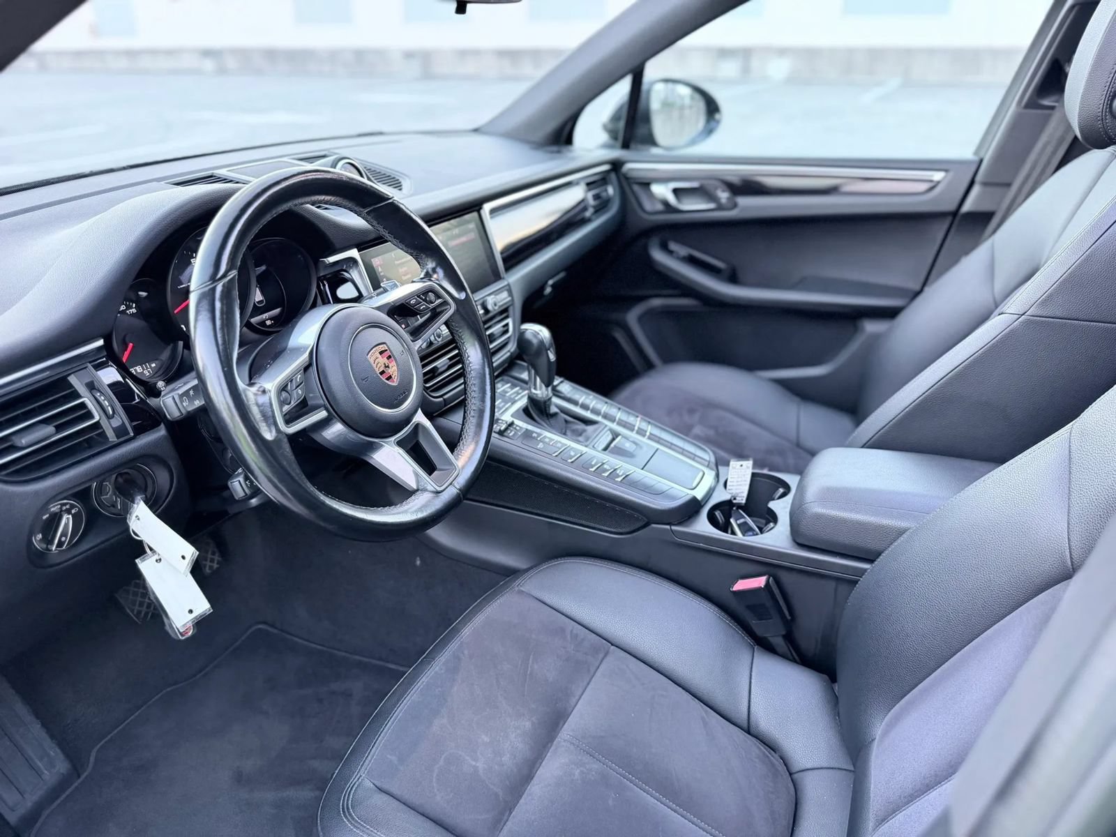 Used 2020 Porsche Macan AWD/4WD image 28