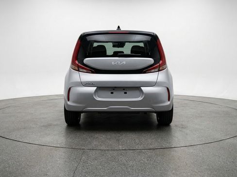 Used 2025 Kia Soul LX w/ LX Technology Package FWD image 7
