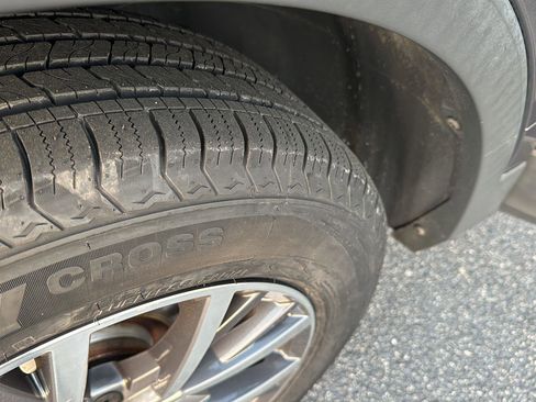 Used 2021 Volkswagen Tiguan S image 33