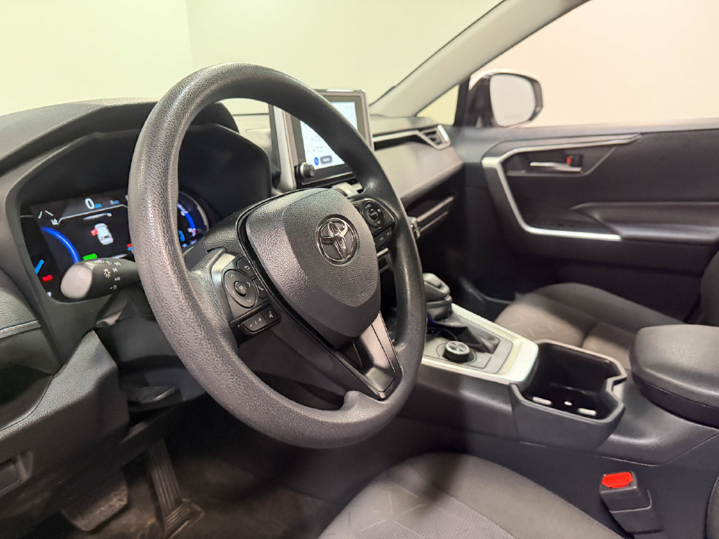 Used 2025 Toyota RAV4 XLE AWD/4WD image 74