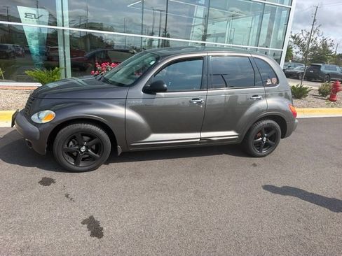 Used 2002 Chrysler PT Cruiser Limited FWD image 2