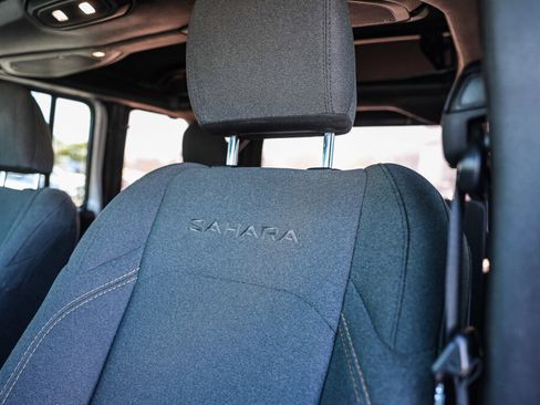 Used 2024 Jeep Wrangler Unlimited Sahara AWD/4WD image 17