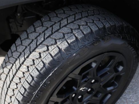 Used 2026 Chevrolet Colorado Trail Boss image 24